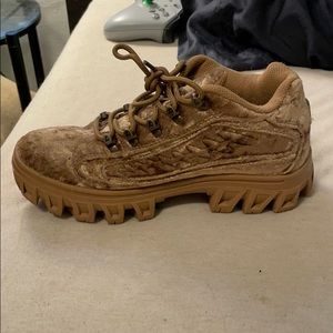 Lugs never worn but once